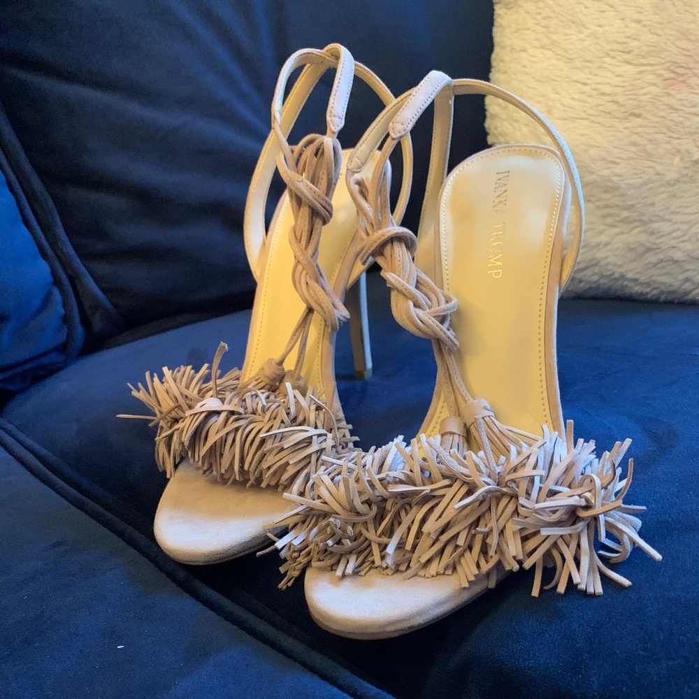 Ivanka Trump- Hettie- Size 9